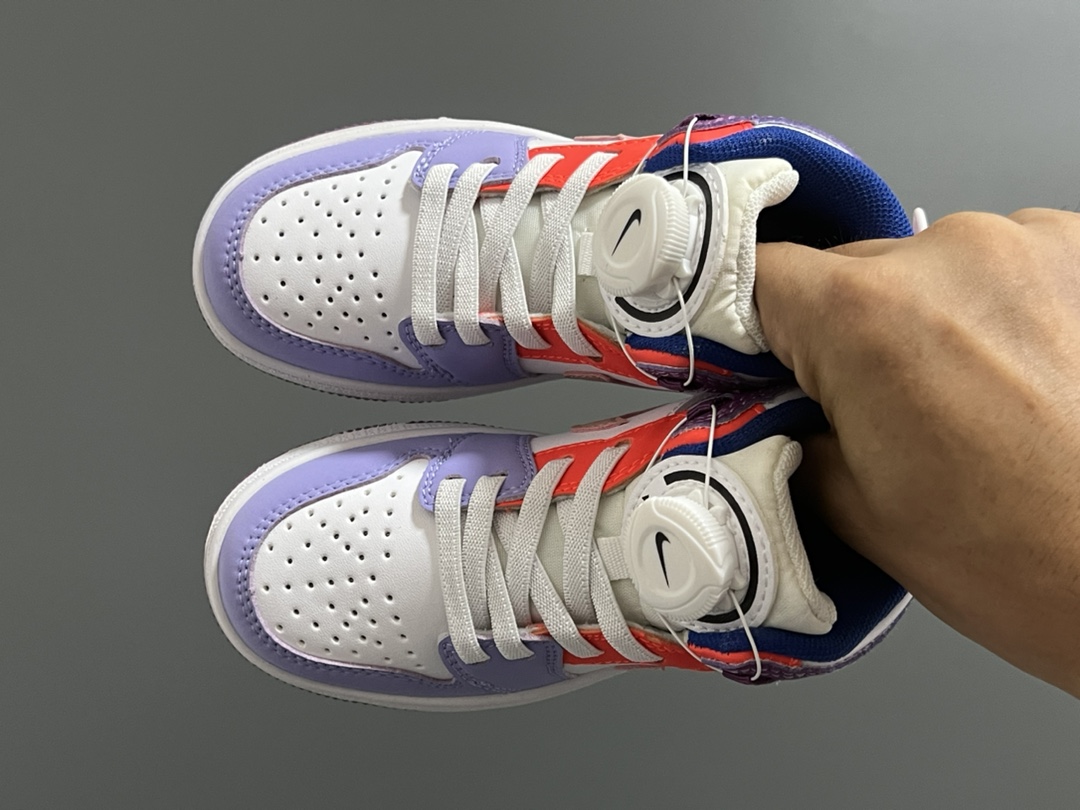 乔一中帮锁扣儿童运动鞋 尺码：22-37.5码 超棒的锁扣系列🔥 经典乔一中帮款式🆕 优质皮料质感超赞👍🏻 耐磨防滑大底，脚感超舒服☁️-选品中心