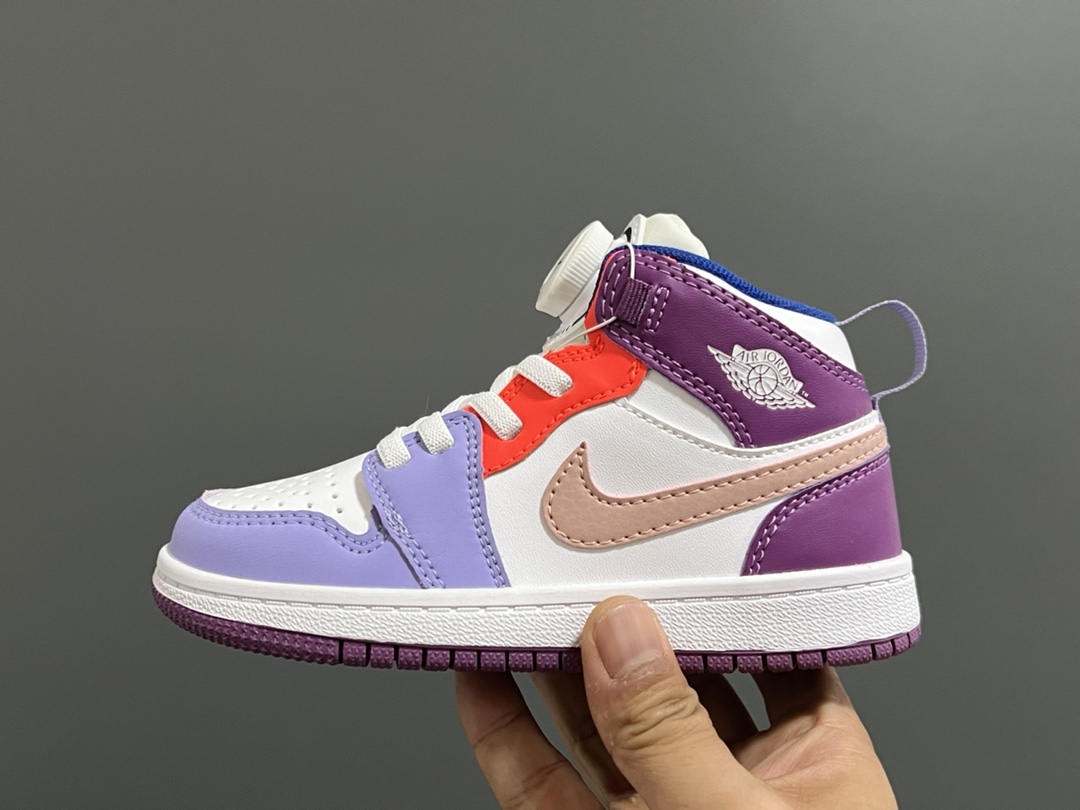 图片[4]-乔一中帮锁扣儿童运动鞋 尺码：22-37.5码 超棒的锁扣系列🔥 经典乔一中帮款式🆕 优质皮料质感超赞👍🏻 耐磨防滑大底，脚感超舒服☁️-选品中心