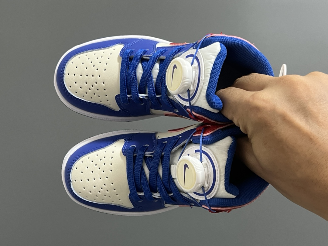 乔一中帮锁扣儿童运动鞋 尺码：22-37.5码 超棒的锁扣系列🔥 经典乔一中帮款式🆕 优质皮料质感超赞👍🏻 耐磨防滑大底，脚感超舒服☁️-选品中心