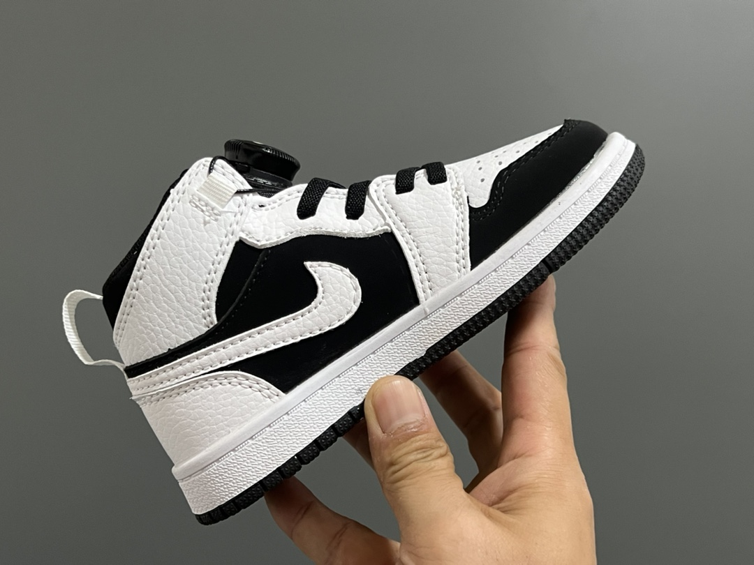 图片[4]-乔一中帮锁扣儿童运动鞋 尺码：22-37.5码 超棒的锁扣系列🔥 经典乔一中帮款式🆕 优质皮料质感超赞👍🏻 耐磨防滑大底，脚感超舒服☁️-选品中心