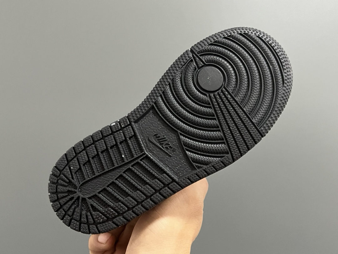 图片[6]-乔一中帮锁扣儿童运动鞋 尺码：22-37.5码 超棒的锁扣系列🔥 经典乔一中帮款式🆕 优质皮料质感超赞👍🏻 耐磨防滑大底，脚感超舒服☁️-选品中心