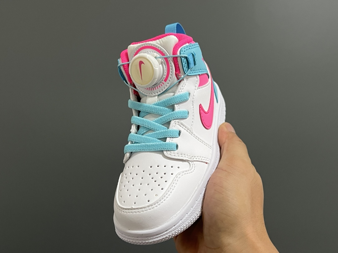 图片[4]-乔一中帮锁扣儿童运动鞋 尺码：22-37.5码 超棒的锁扣系列🔥 经典乔一中帮款式🆕 优质皮料质感超赞👍🏻 耐磨防滑大底，脚感超舒服☁️-选品中心