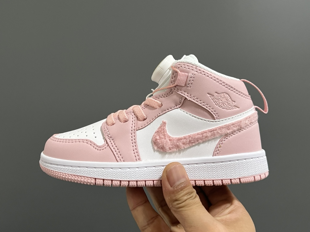 图片[4]-乔一中帮锁扣儿童运动鞋 尺码：22-37.5码 超棒的锁扣系列🔥 经典乔一中帮款式🆕 优质皮料质感超赞👍🏻 耐磨防滑大底，脚感超舒服☁️-选品中心