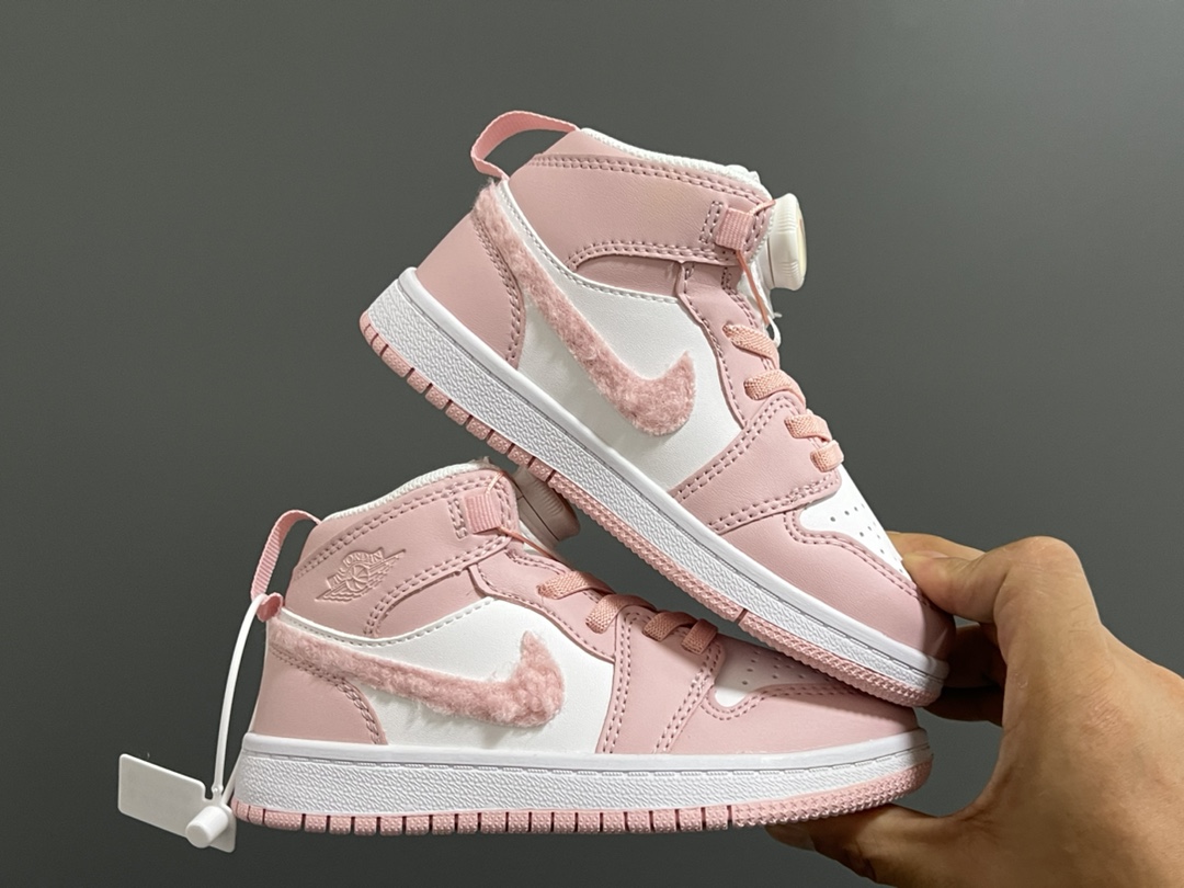 图片[9]-乔一中帮锁扣儿童运动鞋 尺码：22-37.5码 超棒的锁扣系列🔥 经典乔一中帮款式🆕 优质皮料质感超赞👍🏻 耐磨防滑大底，脚感超舒服☁️-选品中心