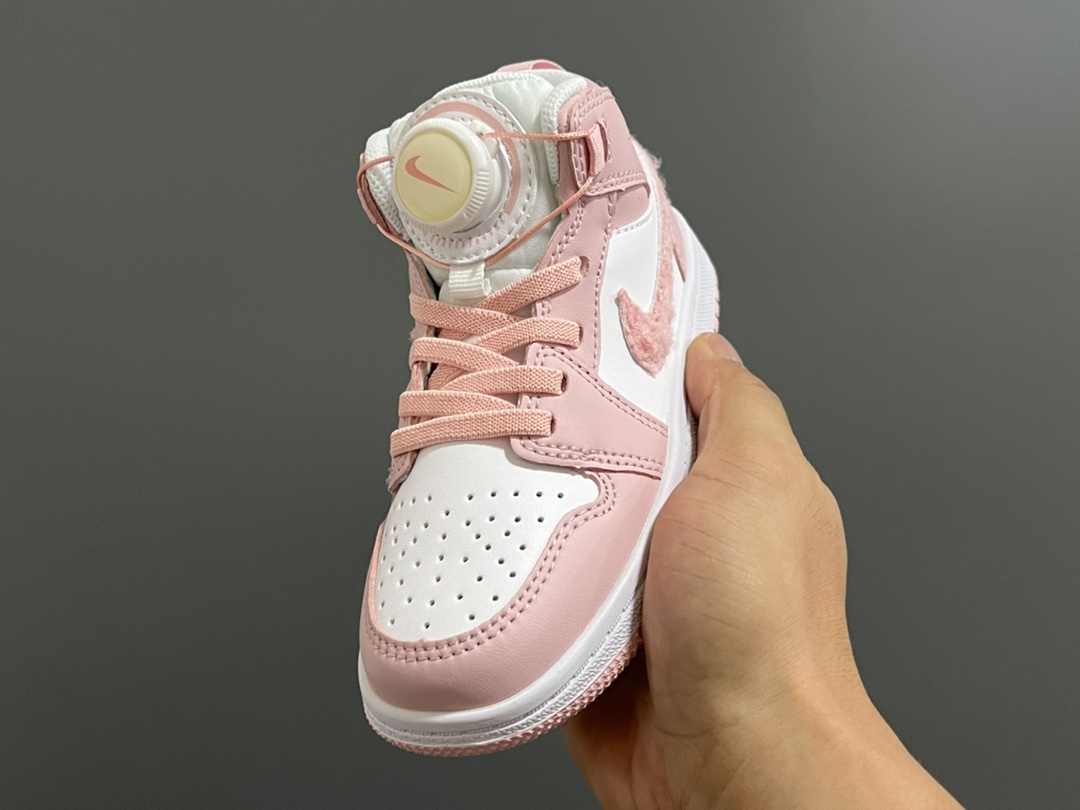 图片[3]-乔一中帮锁扣儿童运动鞋 尺码：22-37.5码 超棒的锁扣系列🔥 经典乔一中帮款式🆕 优质皮料质感超赞👍🏻 耐磨防滑大底，脚感超舒服☁️-选品中心