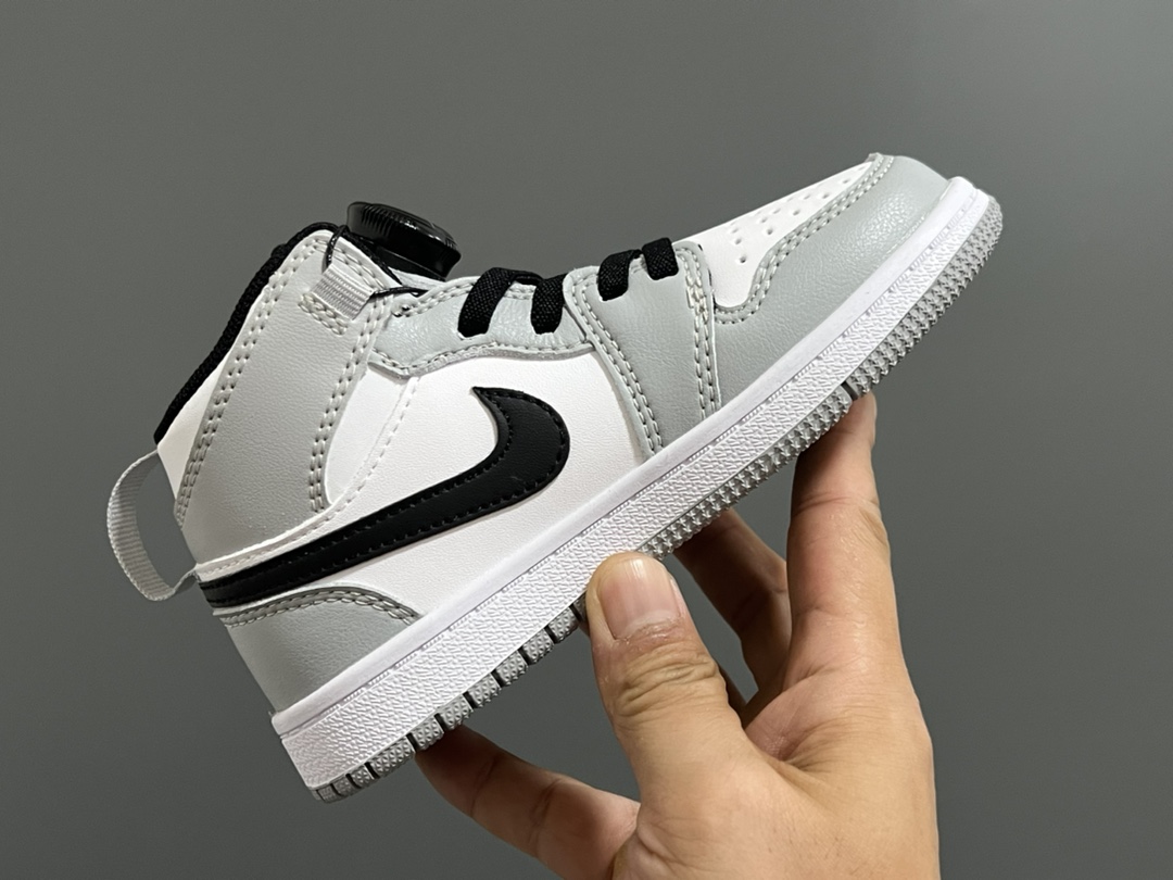 图片[6]-乔一中帮锁扣儿童运动鞋 尺码：22-37.5码 超棒的锁扣系列🔥 经典乔一中帮款式🆕 优质皮料质感超赞👍🏻 耐磨防滑大底，脚感超舒服☁️-选品中心