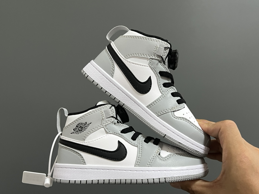 图片[9]-乔一中帮锁扣儿童运动鞋 尺码：22-37.5码 超棒的锁扣系列🔥 经典乔一中帮款式🆕 优质皮料质感超赞👍🏻 耐磨防滑大底，脚感超舒服☁️-选品中心