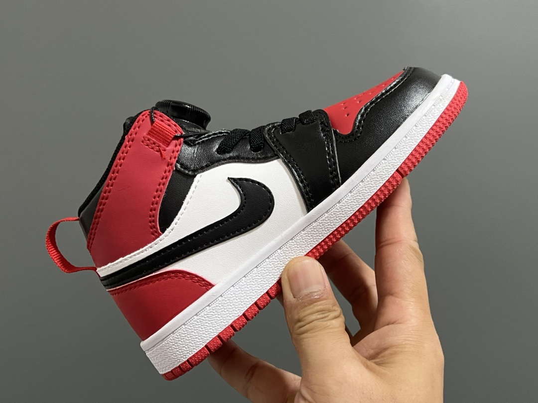 图片[6]-乔一中帮锁扣儿童运动鞋 尺码：22-37.5码 超棒的锁扣系列🔥 经典乔一中帮款式🆕 优质皮料质感超赞👍🏻 耐磨防滑大底，脚感超舒服☁️-选品中心