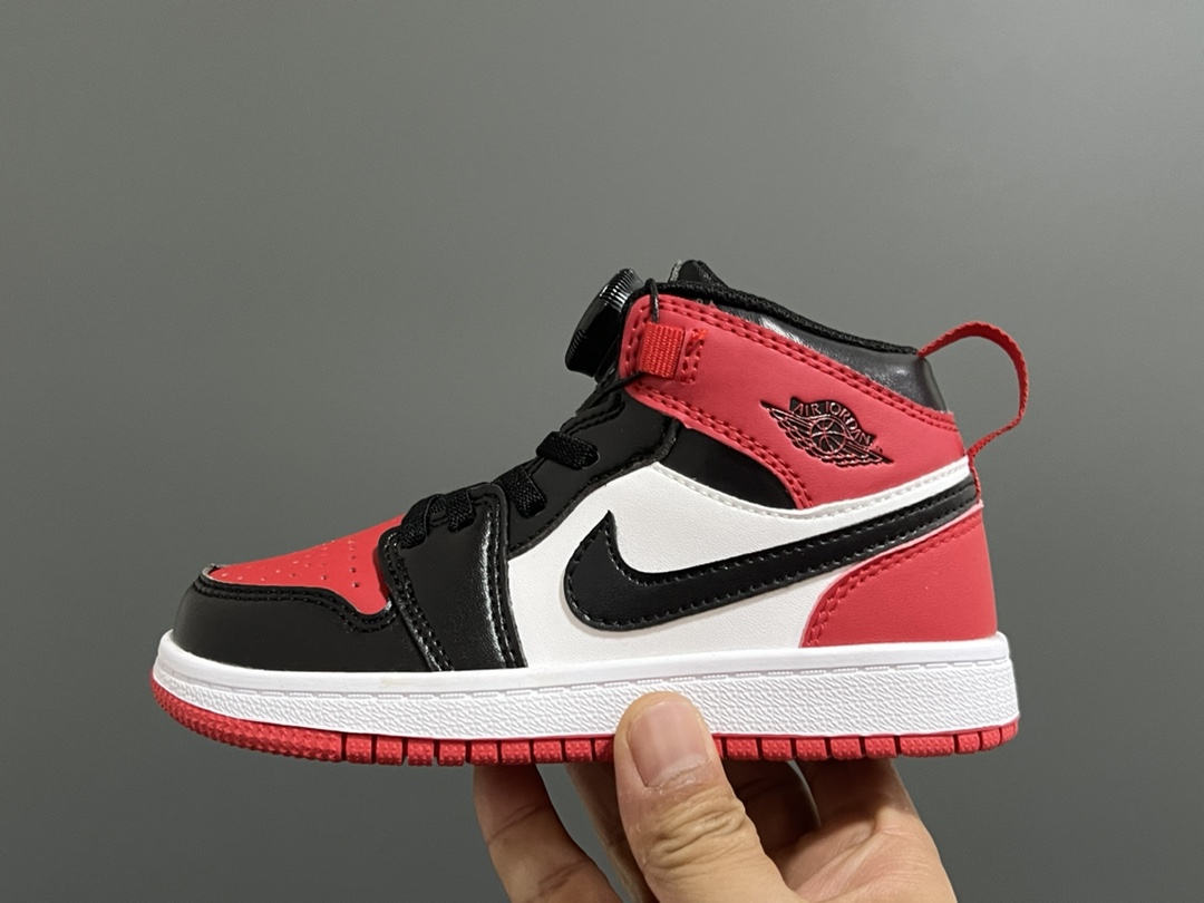 图片[4]-乔一中帮锁扣儿童运动鞋 尺码：22-37.5码 超棒的锁扣系列🔥 经典乔一中帮款式🆕 优质皮料质感超赞👍🏻 耐磨防滑大底，脚感超舒服☁️-选品中心