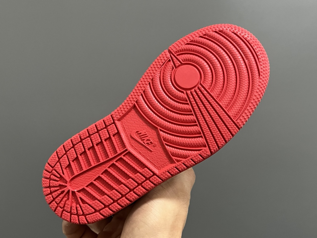 图片[5]-乔一中帮锁扣儿童运动鞋 尺码：22-37.5码 超棒的锁扣系列🔥 经典乔一中帮款式🆕 优质皮料质感超赞👍🏻 耐磨防滑大底，脚感超舒服☁️-选品中心