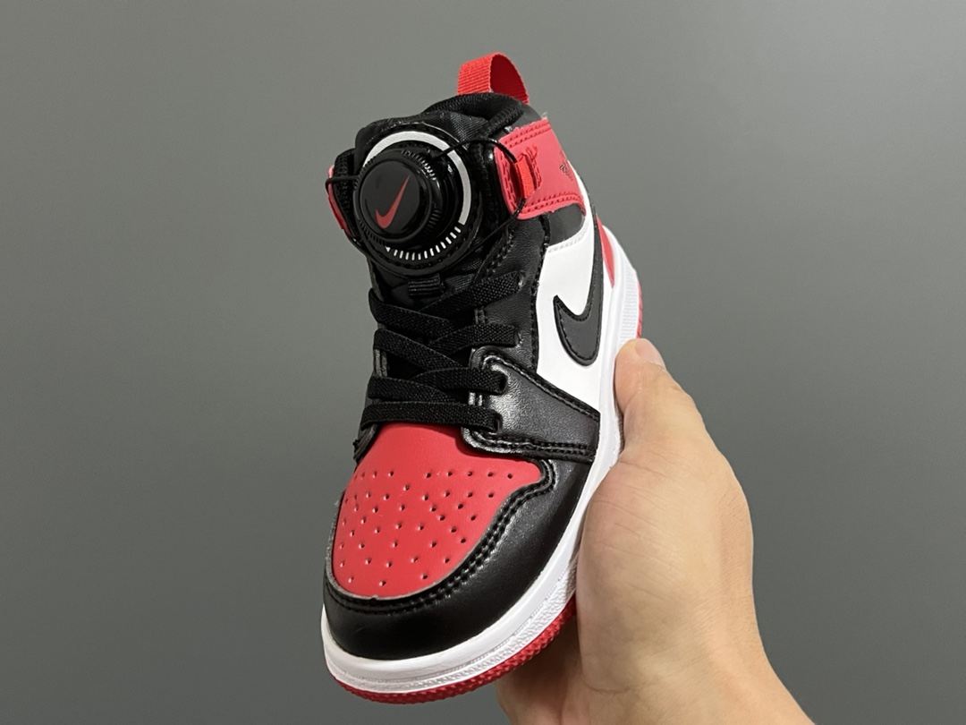 图片[3]-乔一中帮锁扣儿童运动鞋 尺码：22-37.5码 超棒的锁扣系列🔥 经典乔一中帮款式🆕 优质皮料质感超赞👍🏻 耐磨防滑大底，脚感超舒服☁️-选品中心