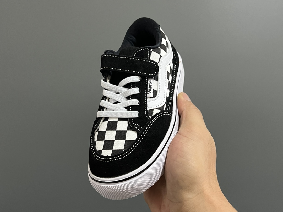 图片[3]-日版万S新款魔术贴松紧带儿童低帮板鞋 尺码：26-35码 最受欢迎的日系版万斯，最出名于它的版型设计，非常贴合人体工学设计👍🏻 魔术贴➕松紧带 日版万S新款魔术贴松紧带儿童低帮板鞋 尺码：26-35码 最受欢迎的日系版万斯，最出名于它的版型设计，非常贴合人体工学设计👍🏻 魔术贴➕松紧带设计，穿脱超级方便✔️ 优质帆布面料，打理超级方便👍🏻 橡胶耐磨防滑大底，脚感超舒服✌🏻，穿脱超级方便✔️ 优质帆布面料，打理超级方便👍🏻 橡胶耐磨防滑大底，脚感超舒服✌🏻-选品中心