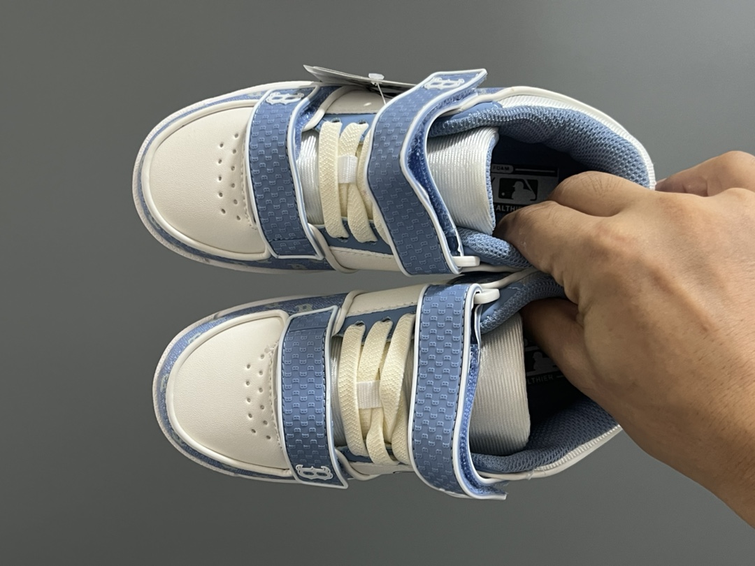 ML家新款时髦复古儿童魔术贴运动鞋 尺码：26-37.5 超级有学生感的MLB系列[嘿哈] 优质皮料，质感满满💯 魔术贴➕松紧带设计，穿脱超方便✌🏻 耐磨防滑大底，脚感超赞👍🏻-选品中心