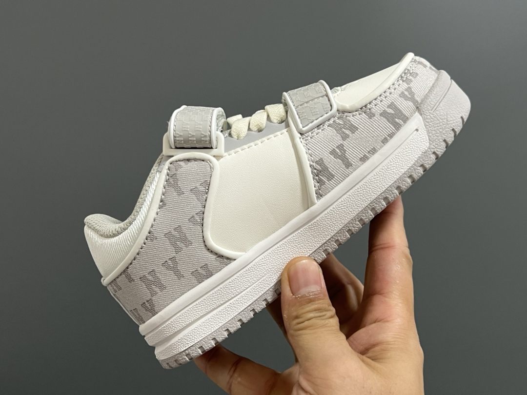 图片[6]-ML家新款时髦复古儿童魔术贴运动鞋 尺码：26-37.5 超级有学生感的MLB系列[嘿哈] 优质皮料，质感满满💯 魔术贴➕松紧带设计，穿脱超方便✌🏻 耐磨防滑大底，脚感超赞👍🏻-选品中心