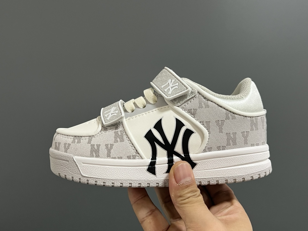 图片[4]-ML家新款时髦复古儿童魔术贴运动鞋 尺码：26-37.5 超级有学生感的MLB系列[嘿哈] 优质皮料，质感满满💯 魔术贴➕松紧带设计，穿脱超方便✌🏻 耐磨防滑大底，脚感超赞👍🏻-选品中心