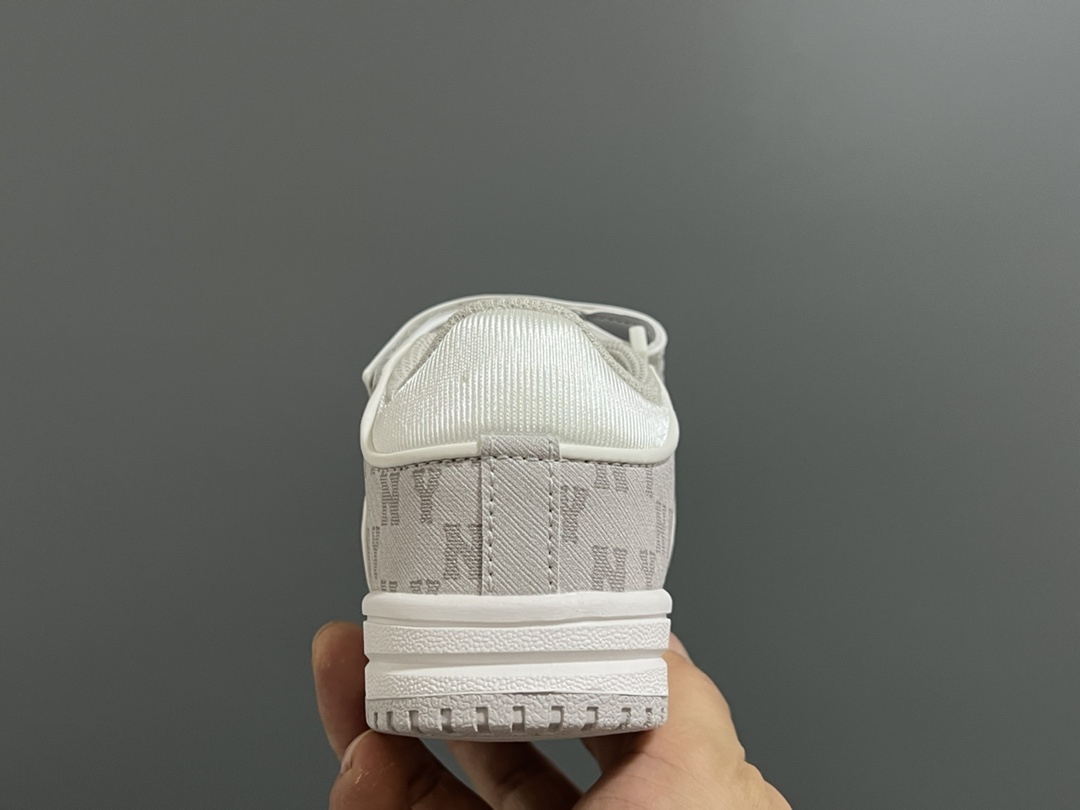 图片[7]-ML家新款时髦复古儿童魔术贴运动鞋 尺码：26-37.5 超级有学生感的MLB系列[嘿哈] 优质皮料，质感满满💯 魔术贴➕松紧带设计，穿脱超方便✌🏻 耐磨防滑大底，脚感超赞👍🏻-选品中心