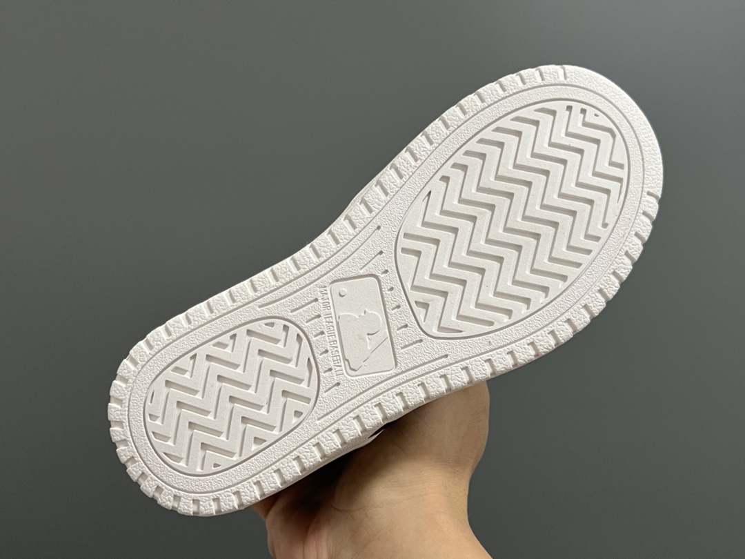 “ML Family’s Super Student-Sensitive Magic Slippers: Stylish, Quality Leather, Easy Wear” - 图片 9