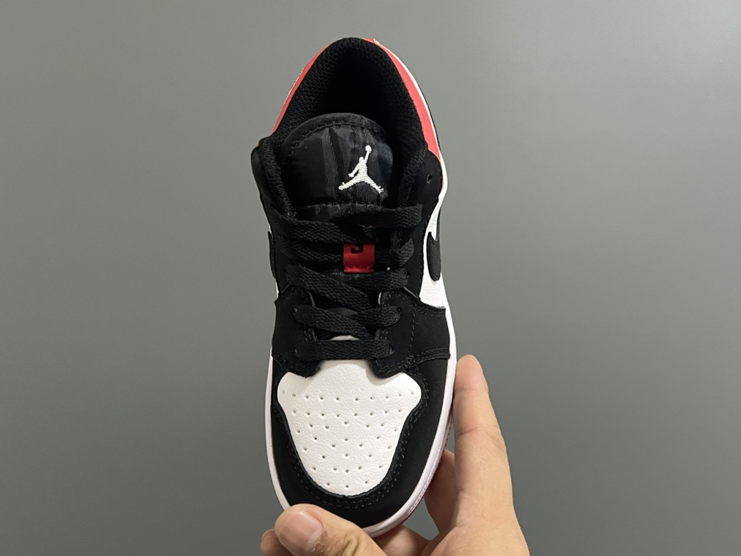 图片[8]-福利款乔一低帮鞋带扣儿童运动鞋 尺码：22-37码 经典乔一低帮🆕 百搭又时髦🆒 附赠鞋带扣，穿脱方便✌🏻 优质皮料拼接，质感满满💯-选品中心