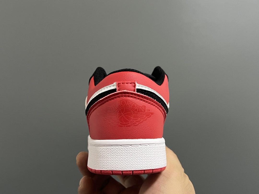 图片[7]-福利款乔一低帮鞋带扣儿童运动鞋 尺码：22-37码 经典乔一低帮🆕 百搭又时髦🆒 附赠鞋带扣，穿脱方便✌🏻 优质皮料拼接，质感满满💯-选品中心