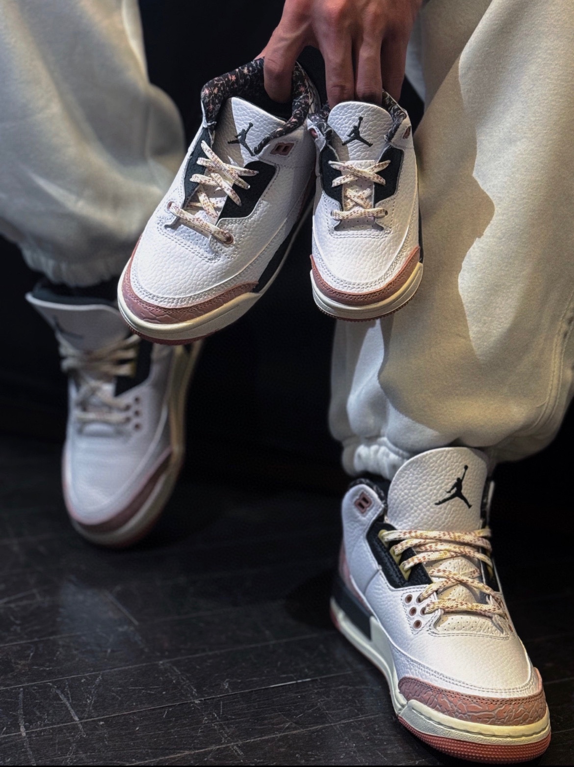 图片[9]-专G版乔3代儿童篮球鞋24-37.5码 经典乔3代篮球鞋🏀 鞋面采用优质头层面料和麂皮拼接，质感超级高级👏🏻 耐磨防滑橡胶大底，助力日常运动💪🏻-选品中心