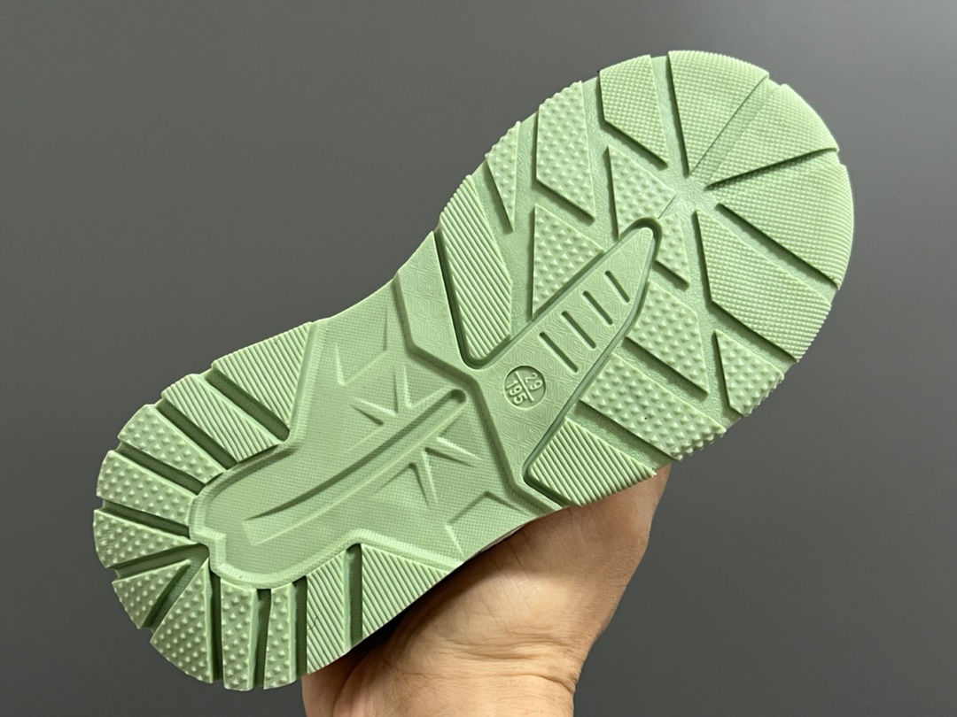 图片[5]-NK ACG轮胎底锁扣儿童运动鞋 尺码：27-37码 经典乔ACG轮胎底系列🆕 精致锁扣，质感超赞👍🏻 橡胶包头耐磨防滑大底✌🏻 优质皮料鞋面拼接☁️-选品中心