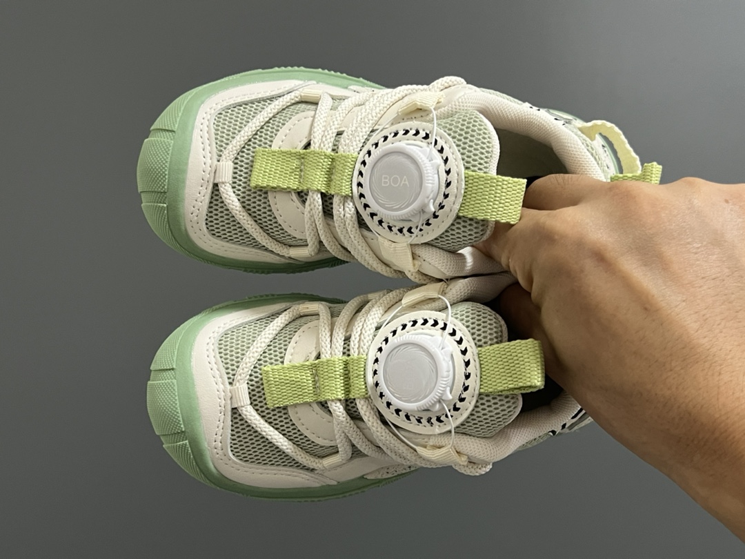 图片[2]-NK ACG轮胎底锁扣儿童运动鞋 尺码：27-37码 经典乔ACG轮胎底系列🆕 精致锁扣，质感超赞👍🏻 橡胶包头耐磨防滑大底✌🏻 优质皮料鞋面拼接☁️-选品中心