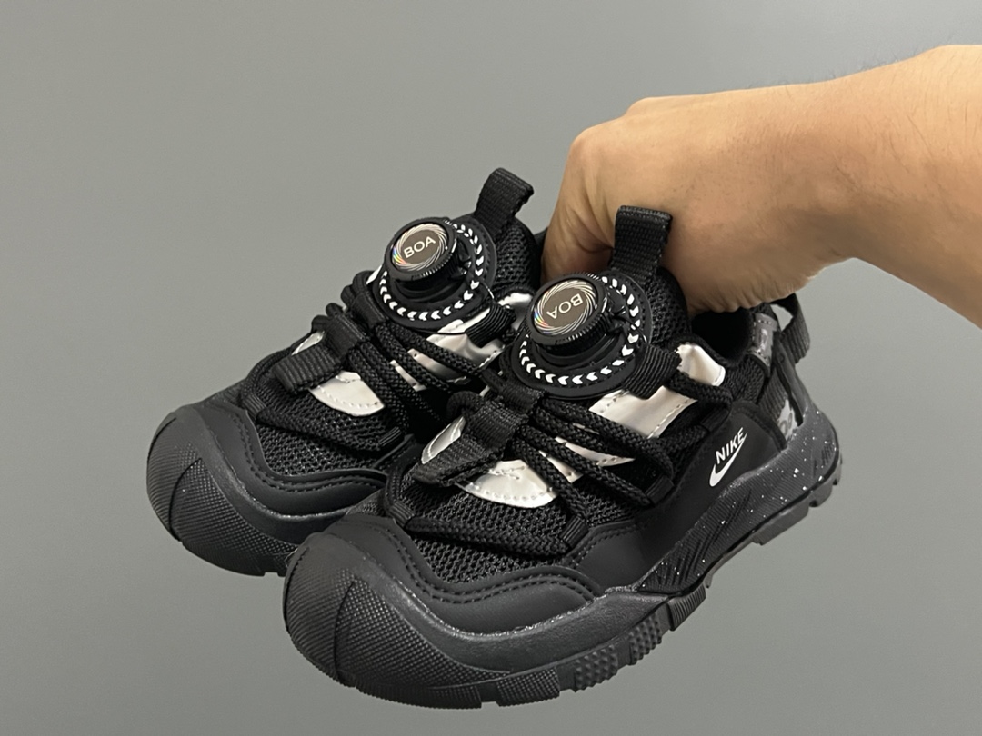 图片[2]-NK ACG轮胎底锁扣儿童运动鞋 尺码：27-37码 经典乔ACG轮胎底系列🆕 精致锁扣，质感超赞👍🏻 橡胶包头耐磨防滑大底✌🏻 优质皮料鞋面拼接☁️-选品中心