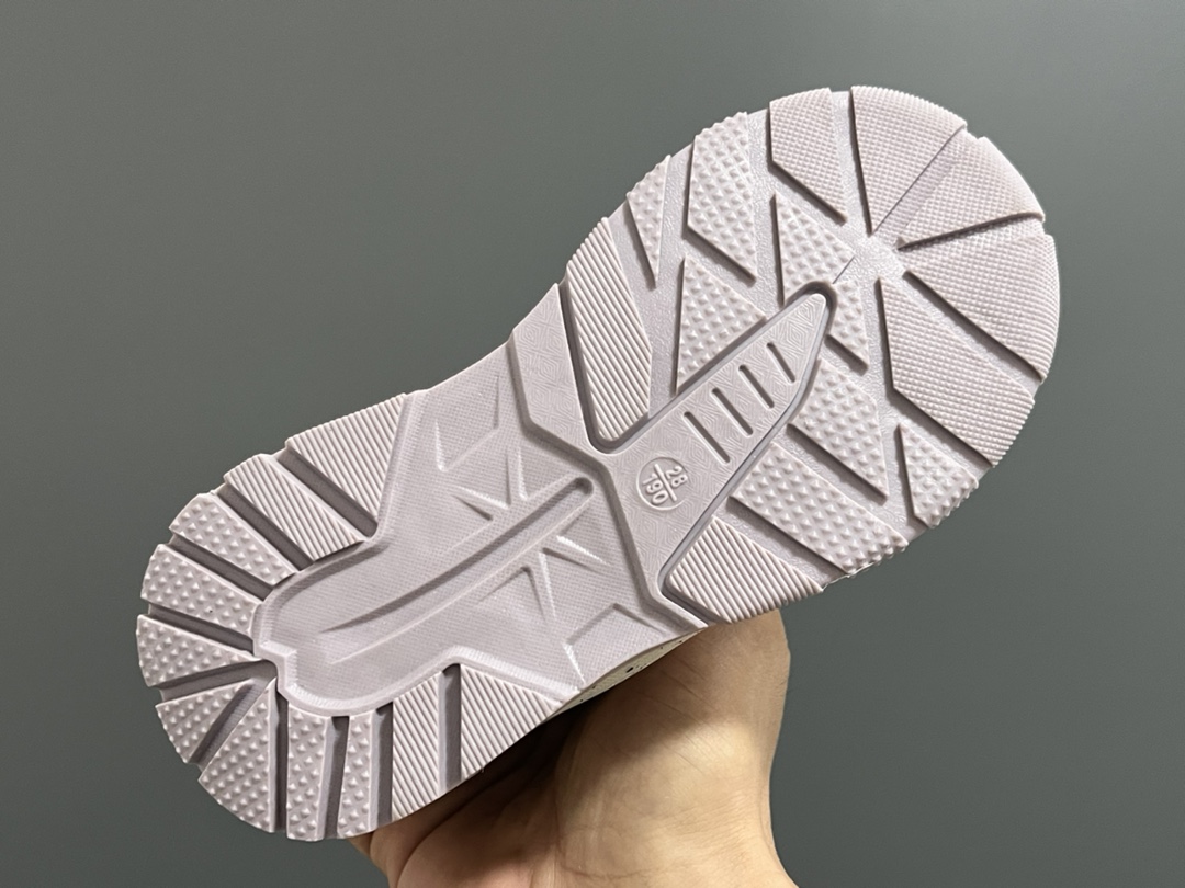 图片[6]-NK ACG轮胎底锁扣儿童运动鞋 尺码：27-37码 经典乔ACG轮胎底系列🆕 精致锁扣，质感超赞👍🏻 橡胶包头耐磨防滑大底✌🏻 优质皮料鞋面拼接☁️-选品中心