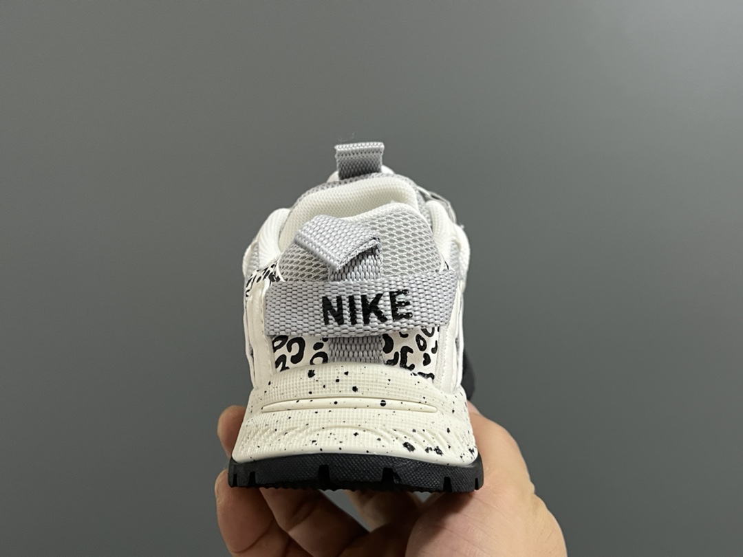 图片[6]-NK ACG轮胎底锁扣儿童运动鞋 尺码：27-37码 经典乔ACG轮胎底系列🆕 精致锁扣，质感超赞👍🏻 橡胶包头耐磨防滑大底✌🏻 优质皮料鞋面拼接☁️-选品中心