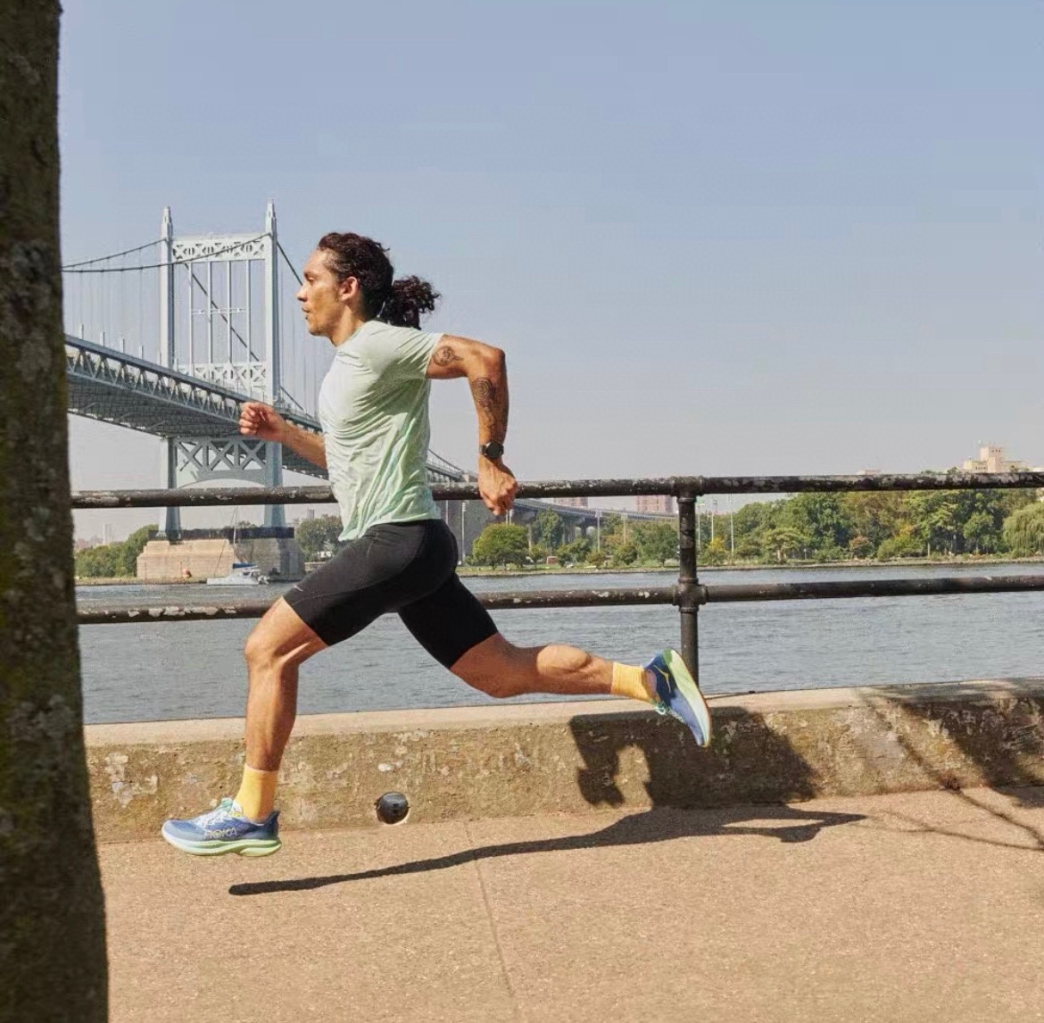 图片[9]-HOKA新款邦代6代儿童运动鞋 尺码：28-37码 柜子同步新品🆕 透气性网面设计✌🏻 松紧带设计，穿脱便捷✔️ 橡胶耐磨防滑大底，脚感超赞👍🏻-选品中心