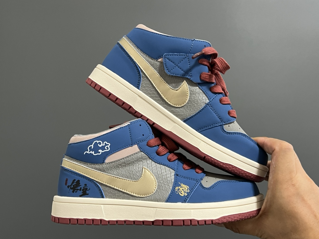 图片[9]-乔一中帮联名魔术贴儿童篮球鞋 尺码：26-37码 经典乔一中帮款式🆕 秋冬超合适❤️ 魔术贴设计，穿脱方便✌🏻 联名系列，细节印花超可爱😍-选品中心