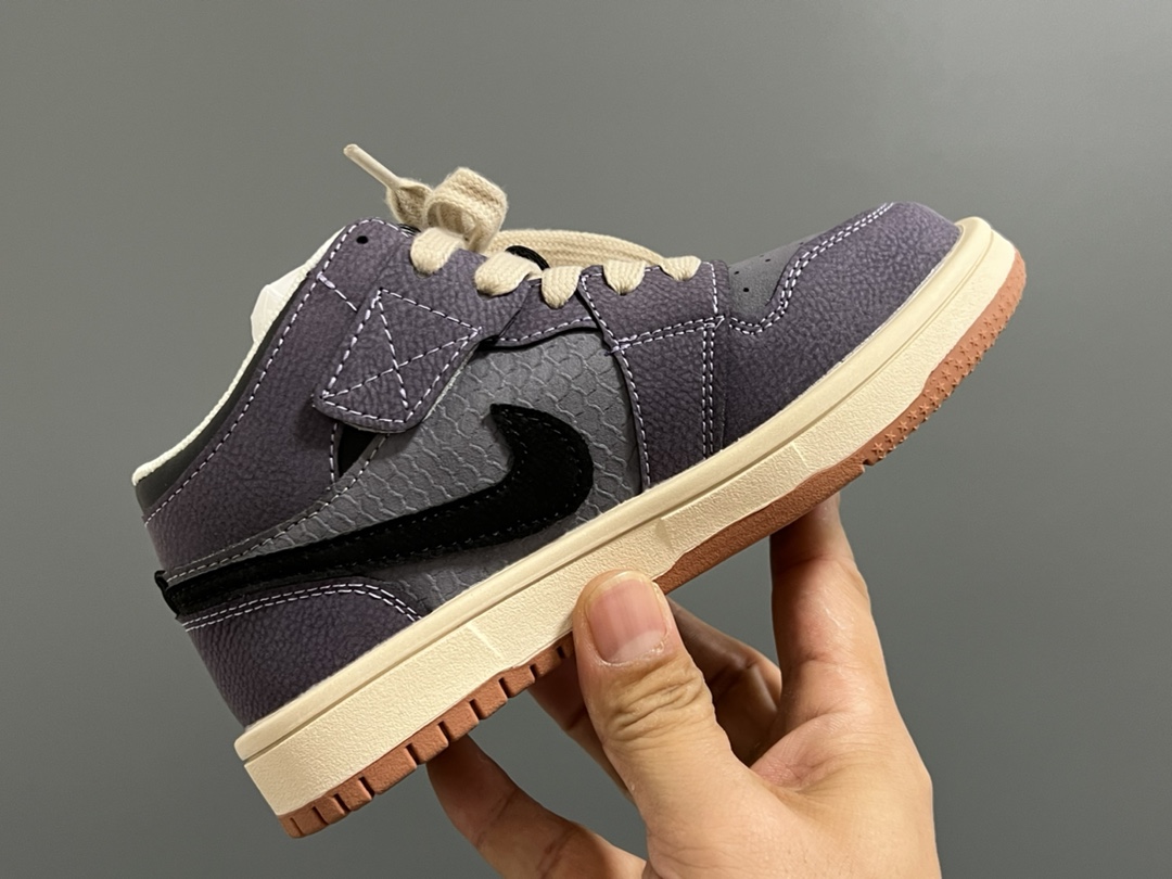 图片[6]-乔一中帮联名魔术贴儿童篮球鞋 尺码：26-37码 经典乔一中帮款式🆕 秋冬超合适❤️ 魔术贴设计，穿脱方便✌🏻 联名系列，细节印花超可爱😍-选品中心