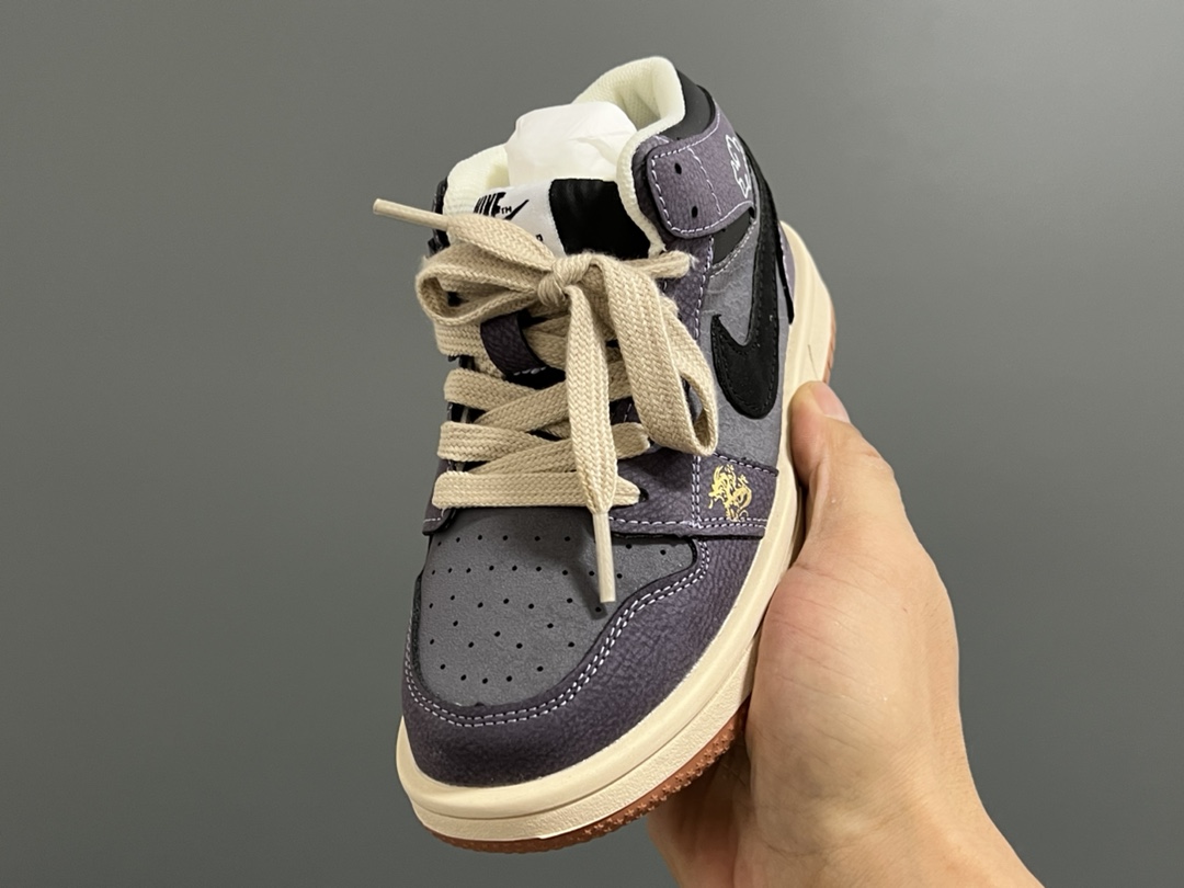 图片[3]-乔一中帮联名魔术贴儿童篮球鞋 尺码：26-37码 经典乔一中帮款式🆕 秋冬超合适❤️ 魔术贴设计，穿脱方便✌🏻 联名系列，细节印花超可爱😍-选品中心