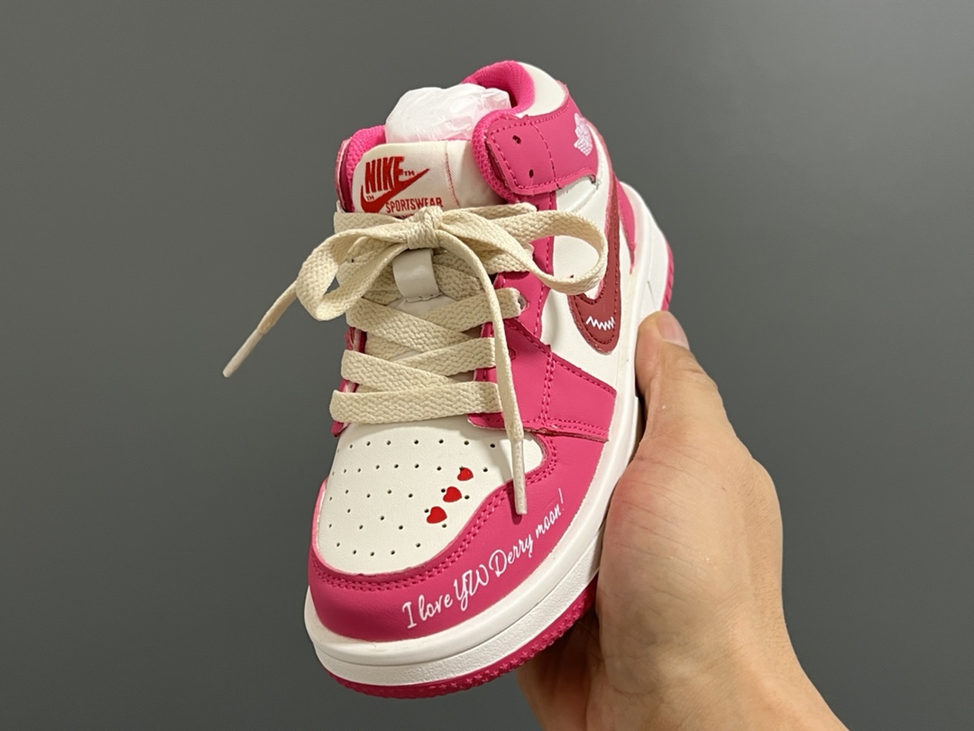 图片[3]-乔一中帮联名魔术贴儿童篮球鞋26-37码 经典乔一中帮款式🆕 秋冬超合适❤️ 魔术贴设计，穿脱方便✌🏻 联名系列，细节印花超可爱😍-选品中心