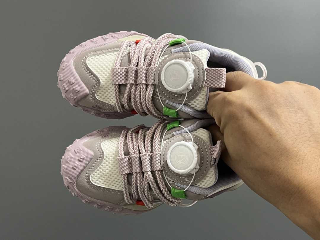 图片[2]-NK 新款锁扣网面儿童老爹运动鞋 尺码：27-37码 经典锁扣设计，一按一拉，超级方便✌🏻 网面透气舒适☁️ 耐磨防滑橡胶大底✌🏻 老爹款超舒适✔️-选品中心