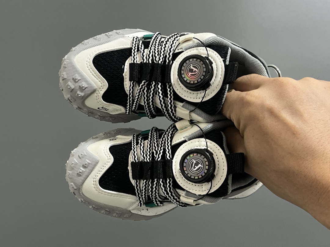 NK 新款锁扣网面儿童老爹运动鞋 尺码：27-37码 经典锁扣设计，一按一拉，超级方便✌🏻 网面透气舒适☁️ 耐磨防滑橡胶大底✌🏻 老爹款超舒适✔️-选品中心