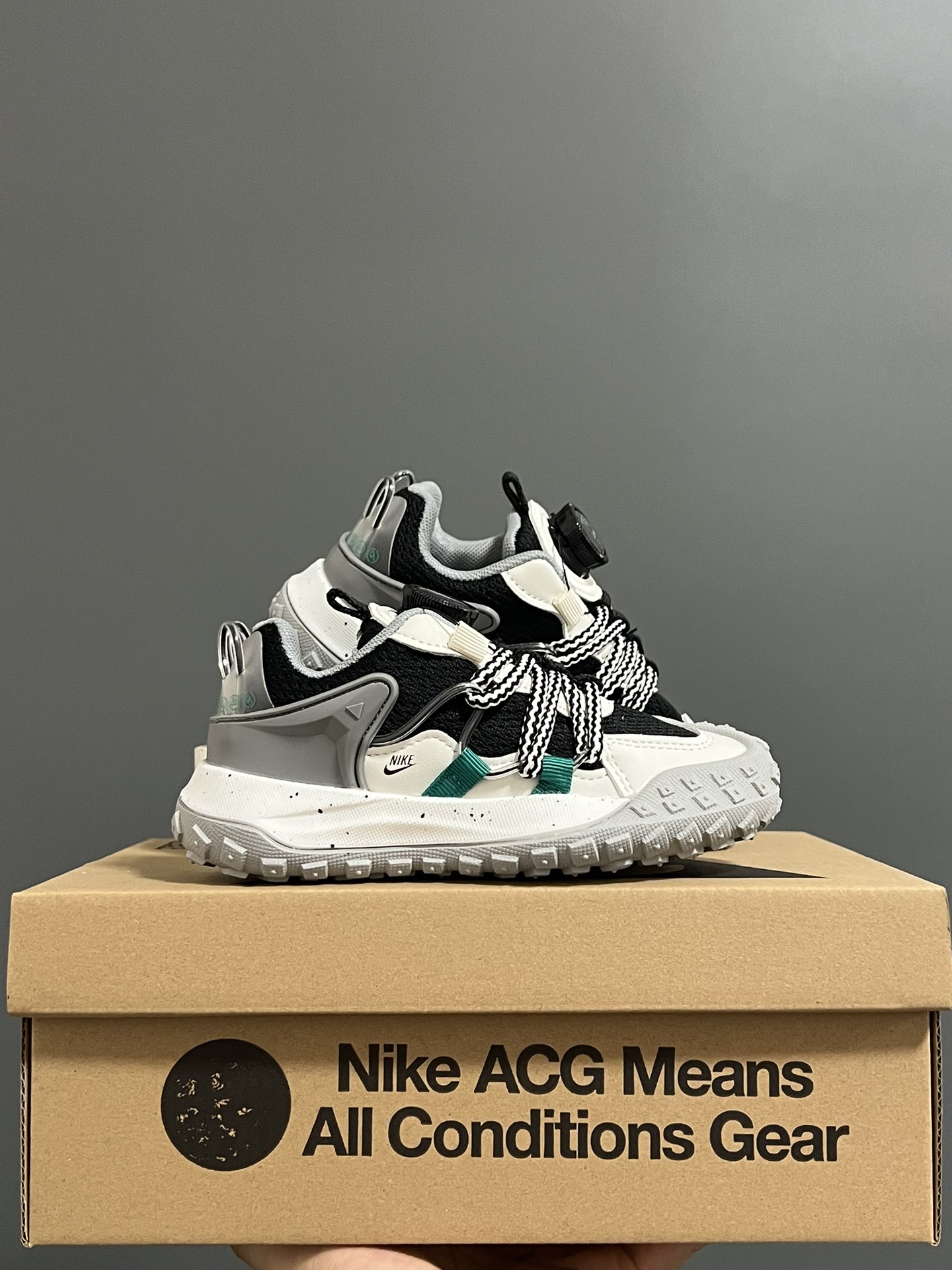 图片[3]-NK 新款锁扣网面儿童老爹运动鞋 尺码：27-37码 经典锁扣设计，一按一拉，超级方便✌🏻 网面透气舒适☁️ 耐磨防滑橡胶大底✌🏻 老爹款超舒适✔️-选品中心