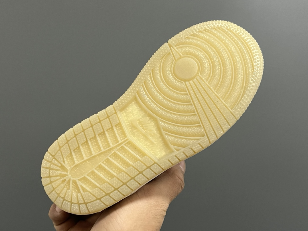 图片[7]-‼️活动价‼️‼️‼️ 乔一头层中帮系带儿童运动鞋 尺码：22-37码 优质皮料拼接，质感柔软细腻☁️ 经典中帮款式，上脚敲帅气🆒 附赠一对鞋带扣，穿脱更加方便✌🏻 橡胶耐磨防滑大底，脚感不言而喻✔️-选品中心