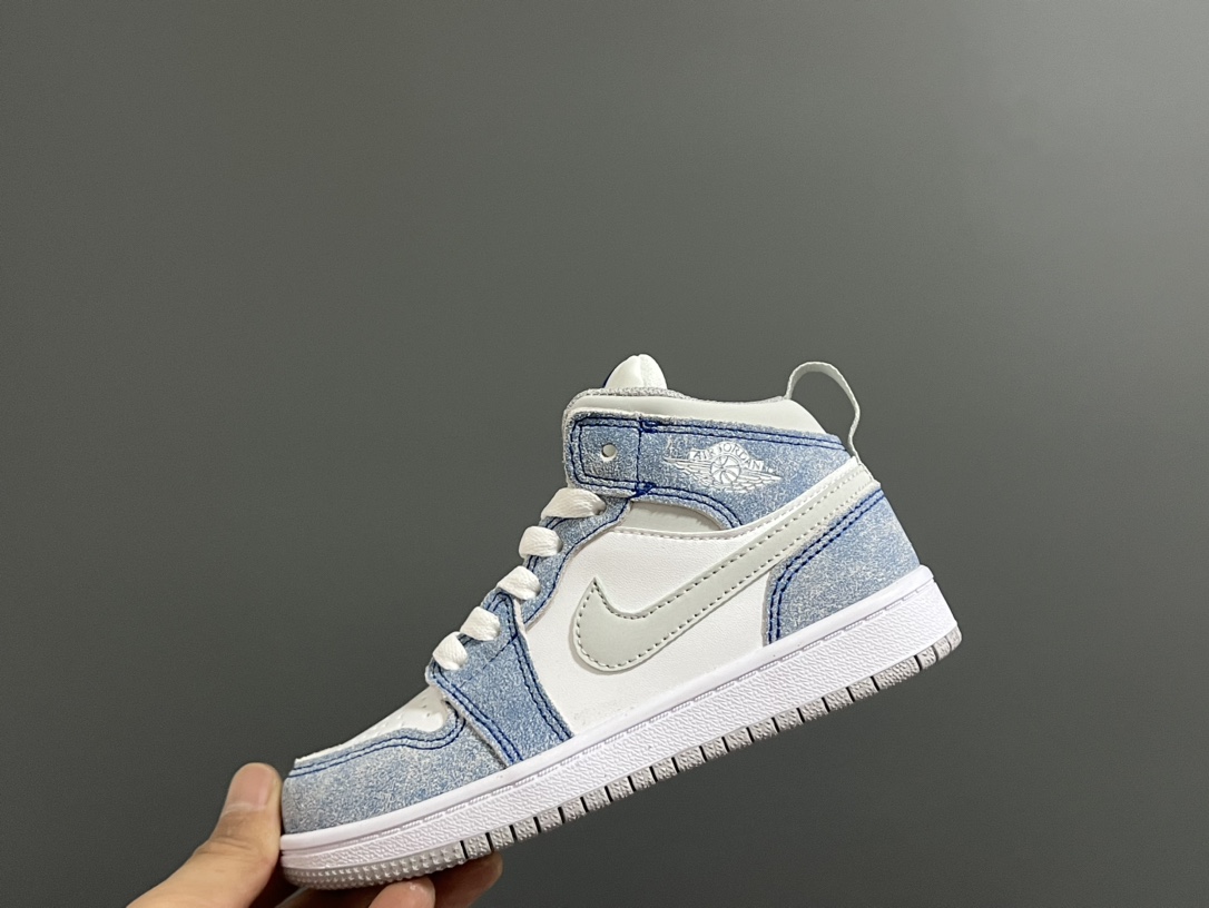 图片[5]-活动乔一头层中帮系带儿童运动鞋 尺码：22-37码 优质皮料拼接，质感柔软细腻☁️ 经典中帮款式，上脚敲帅气🆒 附赠一对鞋带扣，穿脱更加方便✌🏻 橡胶耐磨防滑大底，脚感不言而喻✔️-选品中心