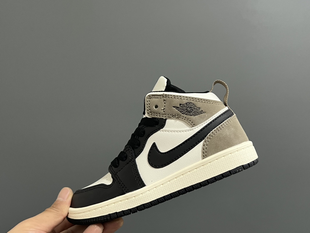 图片[8]-活动乔一头层中帮系带儿童运动鞋 尺码：22-37码 优质皮料拼接，质感柔软细腻☁️ 经典中帮款式，上脚敲帅气🆒 附赠一对鞋带扣，穿脱更加方便✌🏻 橡胶耐磨防滑大底，脚感不言而喻✔️-选品中心