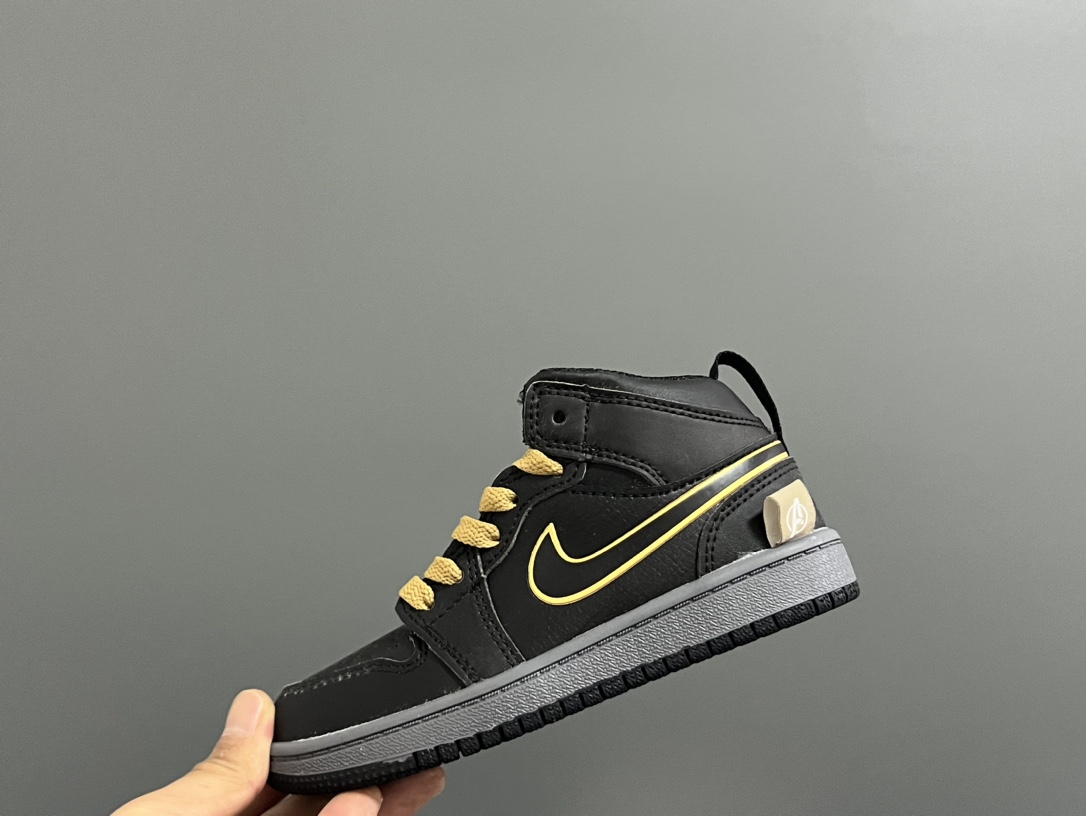 图片[6]-活动乔一头层中帮系带儿童运动鞋 尺码：22-37码 优质皮料拼接，质感柔软细腻☁️ 经典中帮款式，上脚敲帅气🆒 附赠一对鞋带扣，穿脱更加方便✌🏻 橡胶耐磨防滑大底，脚感不言而喻✔️-选品中心