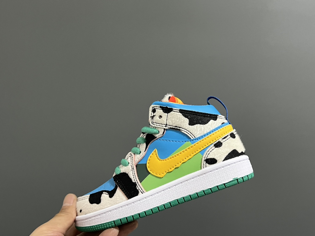 图片[8]-‼️活动价‼️‼️‼️ 乔一头层中帮系带儿童运动鞋 尺码：22-37码 优质皮料拼接，质感柔软细腻☁️ 经典中帮款式，上脚敲帅气🆒 附赠一对鞋带扣，穿脱更加方便✌🏻 橡胶耐磨防滑大底，脚感不言而喻✔️-选品中心