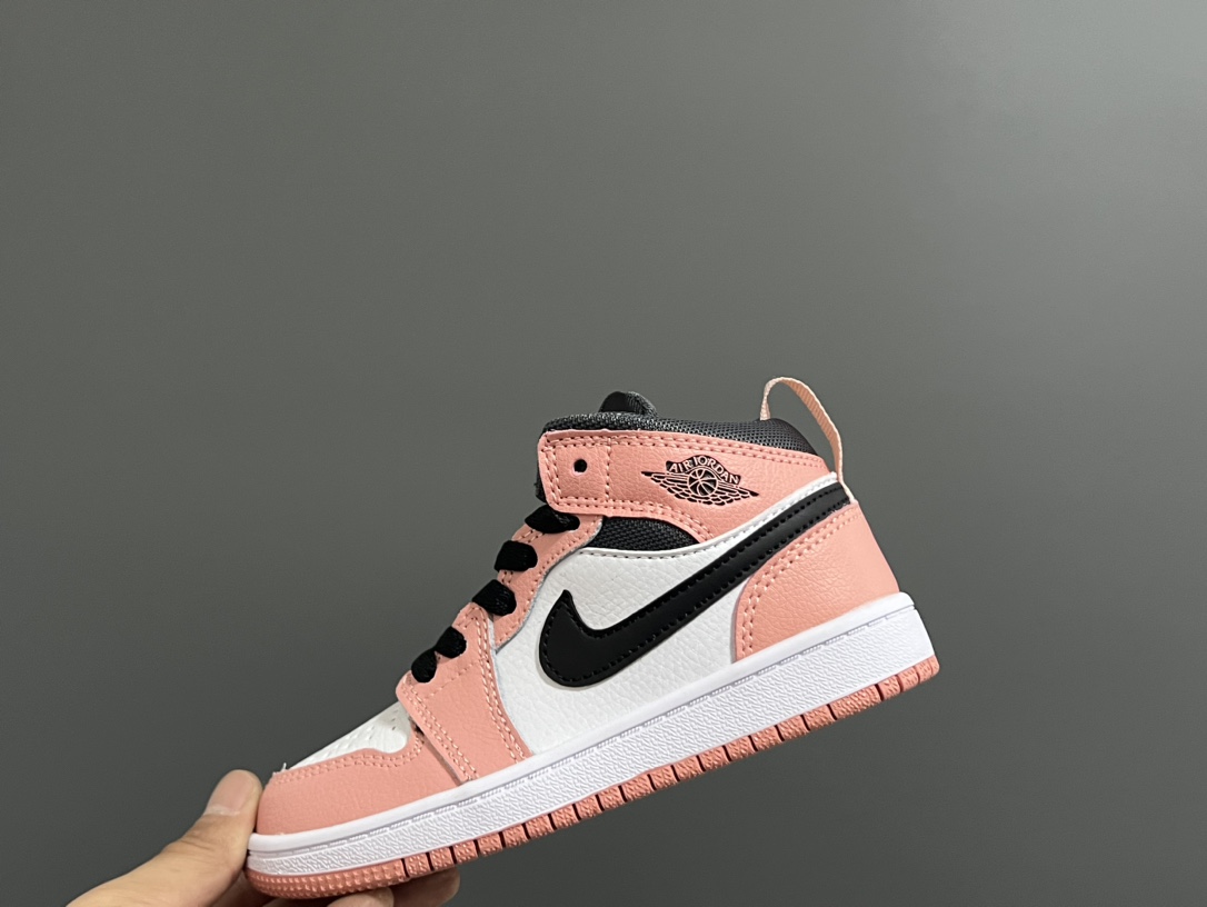 图片[4]-活动乔一头层中帮系带儿童运动鞋 尺码：22-37码 优质皮料拼接，质感柔软细腻☁️ 经典中帮款式，上脚敲帅气🆒 附赠一对鞋带扣，穿脱更加方便✌🏻 橡胶耐磨防滑大底，脚感不言而喻✔️-选品中心