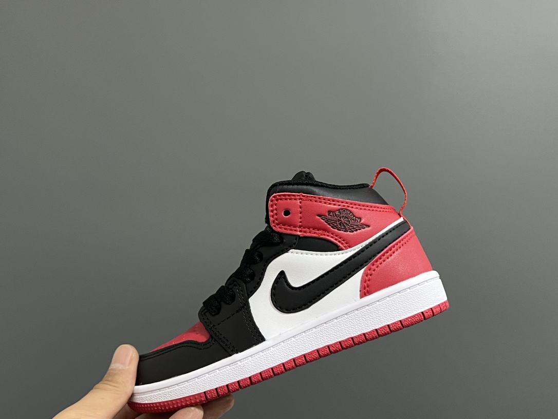 图片[6]-活动乔一头层中帮系带儿童运动鞋 尺码：22-37码 优质皮料拼接，质感柔软细腻☁️ 经典中帮款式，上脚敲帅气🆒 附赠一对鞋带扣，穿脱更加方便✌🏻 橡胶耐磨防滑大底，脚感不言而喻✔️-选品中心