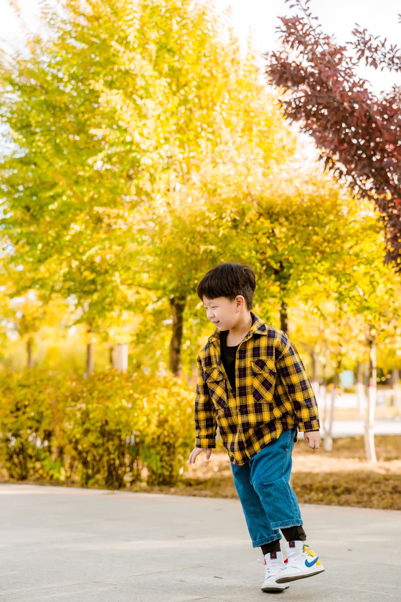 图片[7]-‼️活动价‼️‼️‼️ 乔一头层中帮系带儿童运动鞋 尺码：22-37码 优质皮料拼接，质感柔软细腻☁️ 经典中帮款式，上脚敲帅气🆒 附赠一对鞋带扣，穿脱更加方便✌🏻 橡胶耐磨防滑大底，脚感不言而喻✔️-选品中心