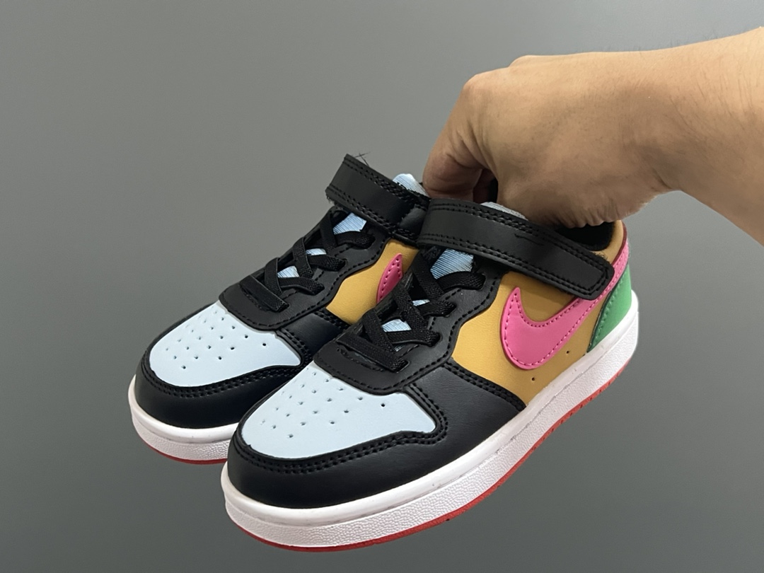 图片[2]-‼️‼️‼️ NK 空一号工装低帮魔术贴儿童板鞋小白鞋 尺码：24-37码 经典百搭板鞋小白鞋，学生时代必备❤️ 低帮魔术贴设计，穿脱方便✔️ 橡胶大底，耐磨防滑👍🏻 优质皮料拼接，质感满分💯-选品中心