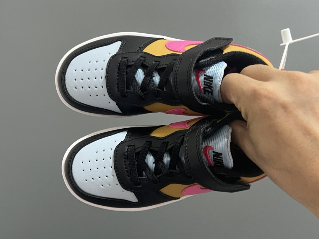 ‼️‼️‼️ NK 空一号工装低帮魔术贴儿童板鞋小白鞋 尺码：24-37码 经典百搭板鞋小白鞋，学生时代必备❤️ 低帮魔术贴设计，穿脱方便✔️ 橡胶大底，耐磨防滑👍🏻 优质皮料拼接，质感满分💯-选品中心