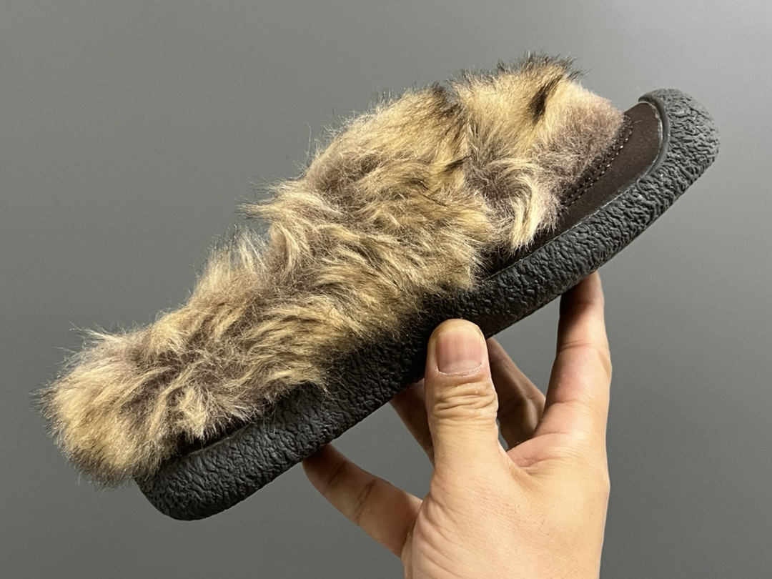 图片[8]-成人款 加绒款KEEN潮牌HOWSER保暖一脚蹬女鞋 KEEN小羊蹄🐑丑萌丑萌滴～ 鞋面采用毛茸茸的羊羔毛/毛毛 摸起来软软糯糯，超舒适❄️ 一脚蹬➕抽绳设计，穿脱方便✌🏻 超软橡胶大底，脚感超舒服☁️ 搭配堆堆袜，日韩系穿搭get✔️ 尺码：35 36 37 38 39-选品中心