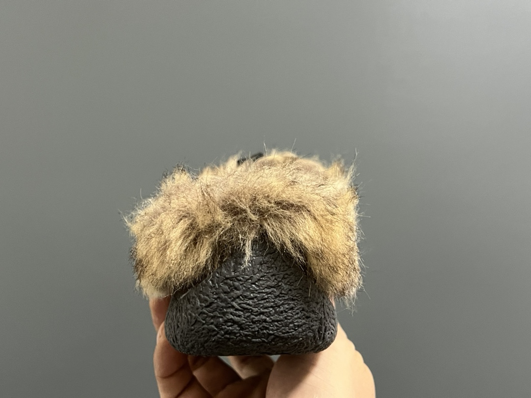 图片[5]-成人款 加绒款KEEN潮牌HOWSER保暖一脚蹬女鞋 KEEN小羊蹄🐑丑萌丑萌滴～ 鞋面采用毛茸茸的羊羔毛/毛毛 摸起来软软糯糯，超舒适❄️ 一脚蹬➕抽绳设计，穿脱方便✌🏻 超软橡胶大底，脚感超舒服☁️ 搭配堆堆袜，日韩系穿搭get✔️ 尺码：35 36 37 38 39-选品中心