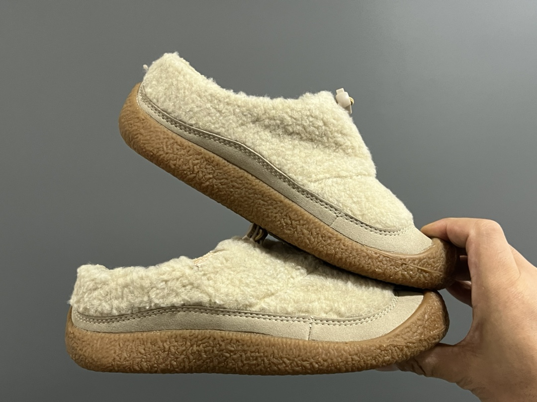 图片[9]-成人款 加绒款KEEN潮牌HOWSER保暖一脚蹬女鞋 KEEN小羊蹄🐑丑萌丑萌滴～ 鞋面采用毛茸茸的羊羔毛/毛毛 摸起来软软糯糯，超舒适❄️ 一脚蹬➕抽绳设计，穿脱方便✌🏻 超软橡胶大底，脚感超舒服☁️ 搭配堆堆袜，日韩系穿搭get✔️ 尺码：35 36 37 38 39-选品中心